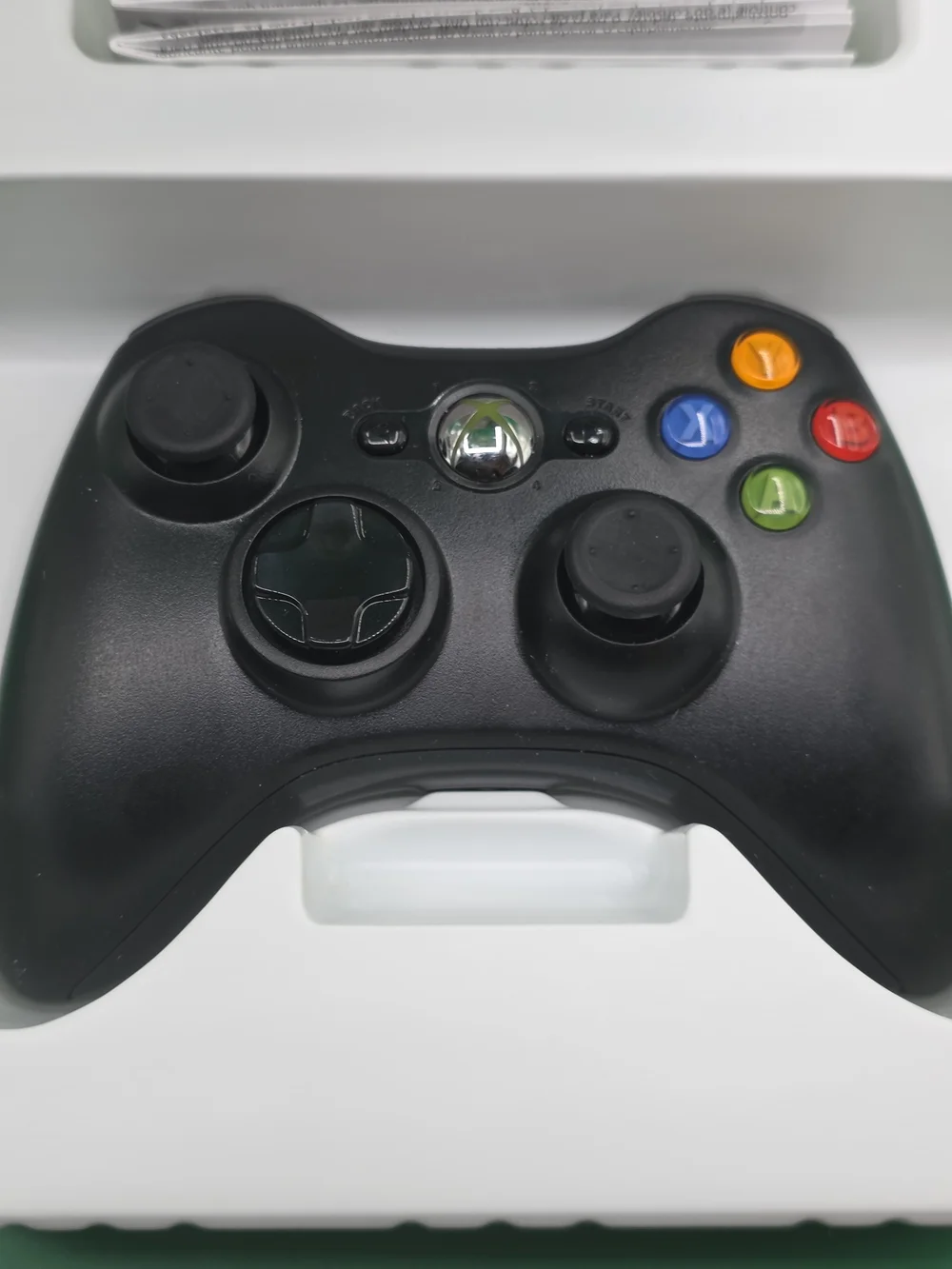 Official Xbox 360 Wireless Controller + Nyko Dual Charge Base 360 S Bundle